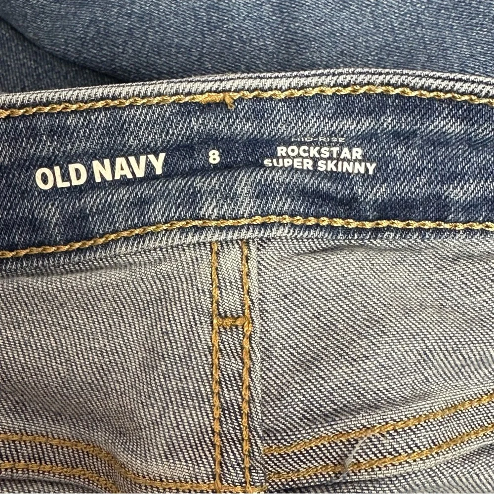 OLD NAVY ROCKSTAR SUPER SKINNY Women Size 8 Jeans Distressed Raw Hem